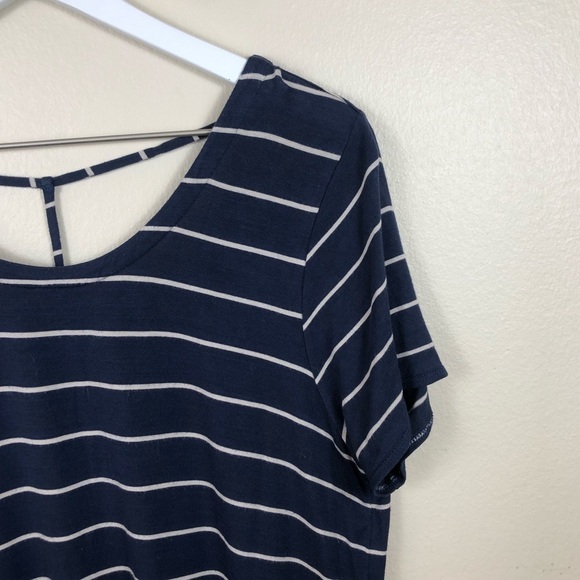 Chaser Navy Blue and White Short Sleeve Tee Strappy Back Medium - Picture 4 of 9